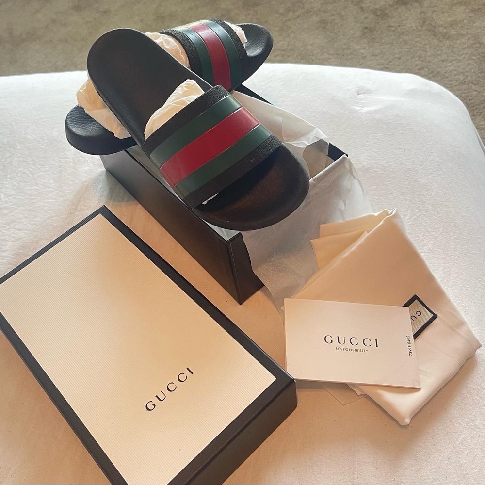 Gucci Slides Boys Sz 33